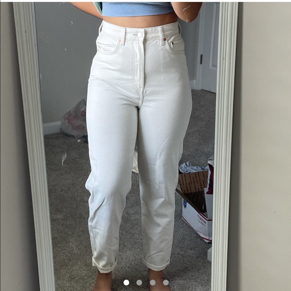 H&M CREAM WHITE LOOSE ULTRA HIGH WAIST MOM JEANS